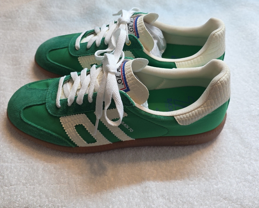 Green and White Women's Retro Sneakers with Gum Sole
